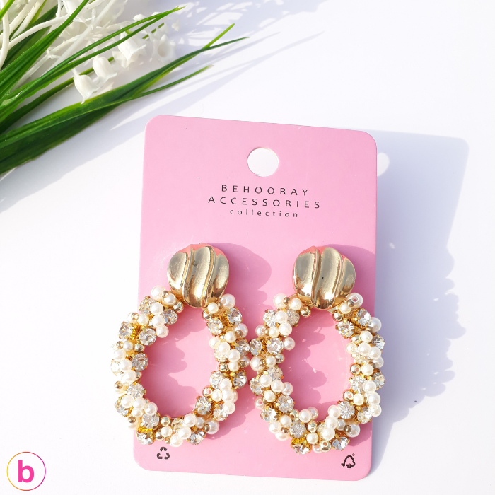 Glam Me Up Golden & Pearl Earrings In Oval