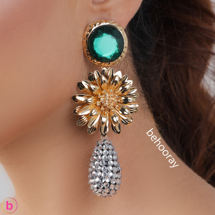 A Glam Moment Earrings In Golden&Green