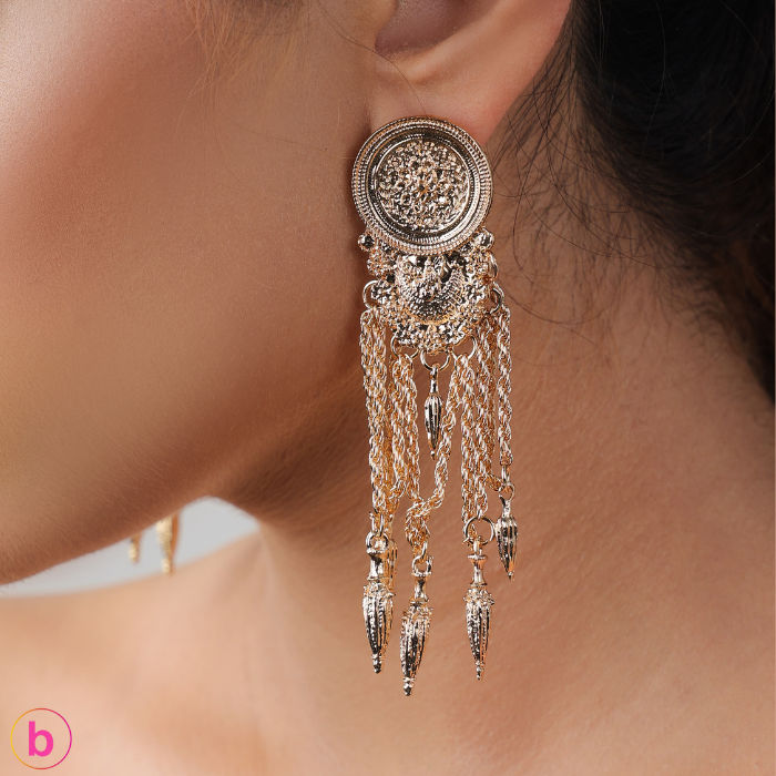 A Singing Song Tassel Earrings In Golden