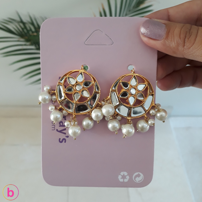 Chahat Set Of Bindia, Ring And Earrings