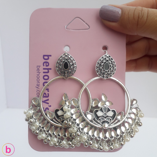 Earrings In Gray/Silver