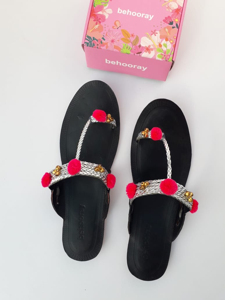 A Ethnic Kolhapuri Shoes In Silver