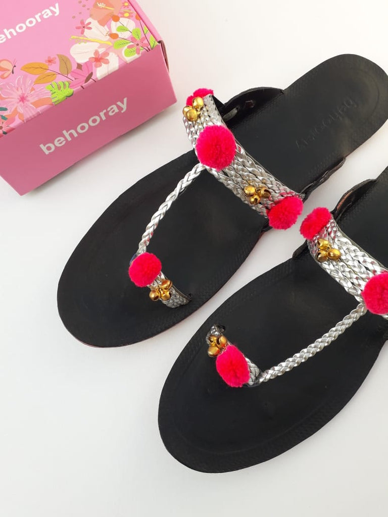 A Ethnic Kolhapuri Shoes In Silver